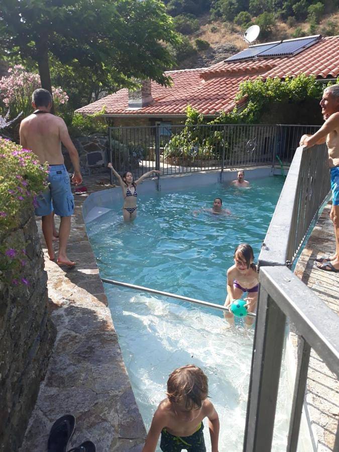 Location de vacances pour 4 personnes, avec jardin ainsi que piscine et vue, animaux acceptés à Rieussec - 2