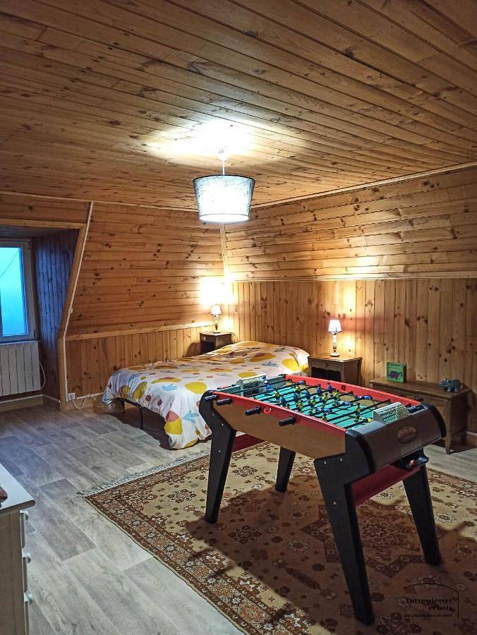 Location de vacances pour 10 personnes, avec jardin et vue, adapté aux familles à Saint-Martin-Valmeroux - 3