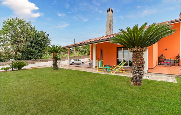 Ferienhaus für 12 Personen, mit Terrasse und Garten
