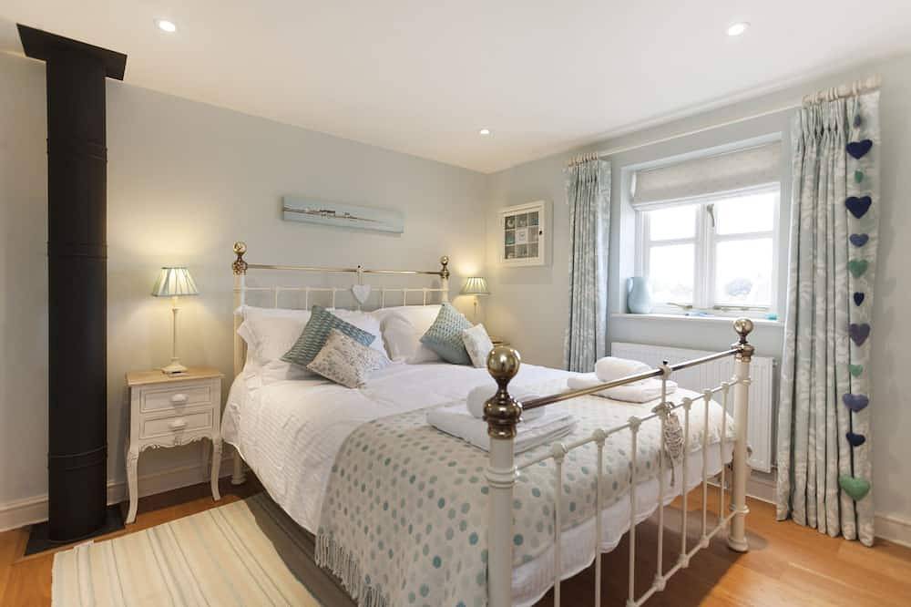 Legion Cottages -  a self catering cottage that sleeps 4 guests  in 2 bedrooms in Blakeney, Norfolk Coast