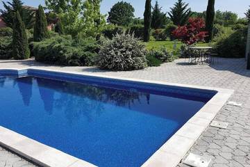 Gîte pour 2 personnes, avec jardin et piscine à Cahuzac-sur-Vère