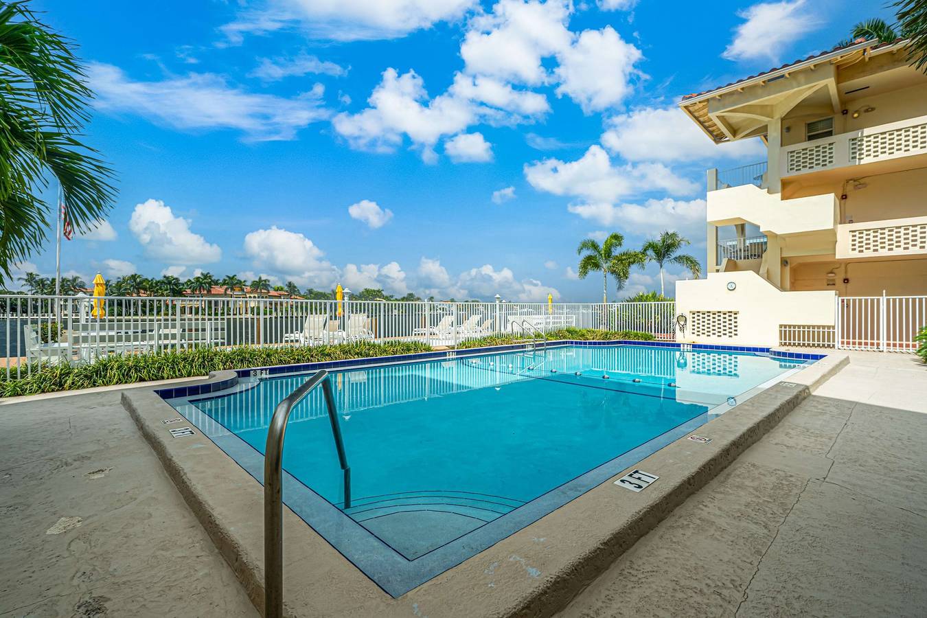 Apartamento entero, Walk to Ft Lauderdale beach - Water Views & Pool in Central Beach, Fort Lauderdale