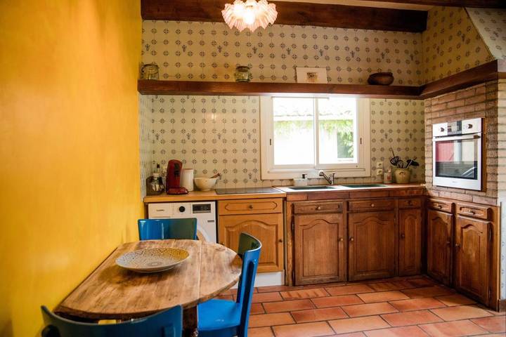 Location de vacances pour 6 personnes, avec vue ainsi que piscine et jardin à Palaja - 3