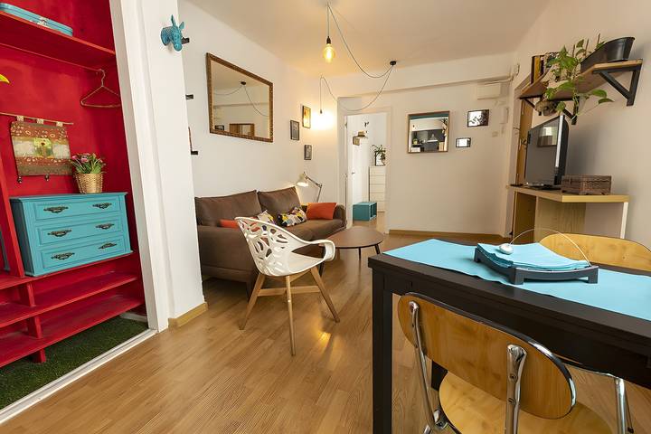 Entire apartment, Holiday Home 'Nice Apartment in Seville City' with Wi-Fi in Casco Antiguo, Sevilla