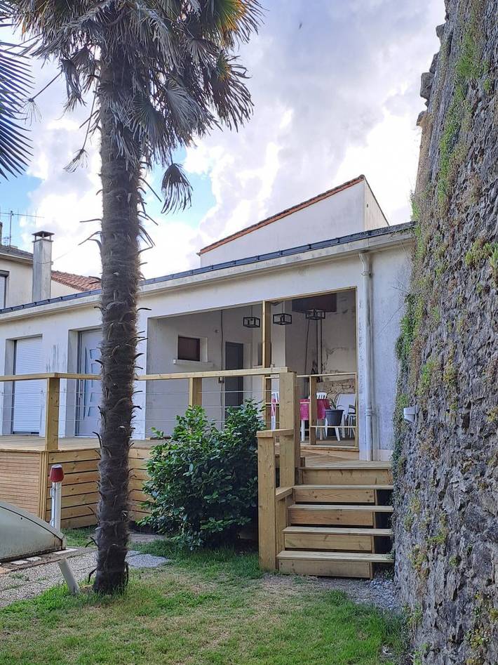 Gîte pour 2 personnes, avec jardin ainsi que terrasse et piscine à Les Epesses - 2