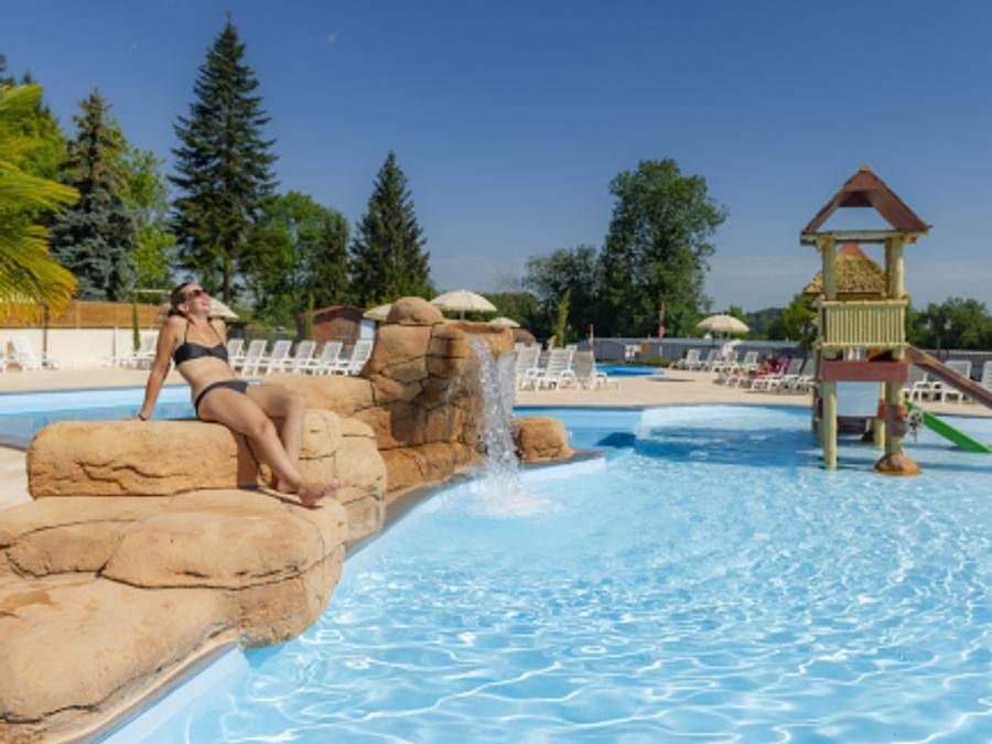 Camping Le Chêne Gris - Mobilheim 6 personen - Comfort | 2 Zi. | 4/6 Pers. | Erhöhte, nicht überdachte Terrasse | Clim. in Faremoutiers, Seine-et-Marne
