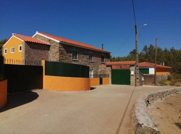Location de vacances pour 4 personnes, avec piscine et jardin à Vila de Rei - 2