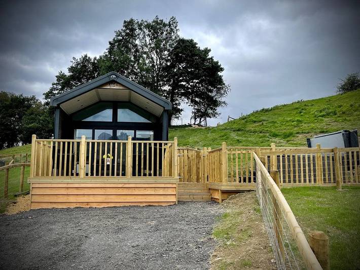 Albergue para 6 personas con jacuzzi in Powys