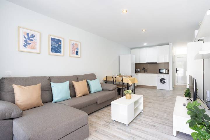 Gîte pour 4 personnes, avec terrasse et piscine dans Las Galletas - 3