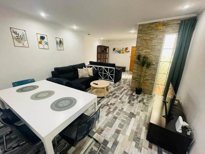 Ferienwohnung für 9 Personen, mit Balkon und Ausblick - 1