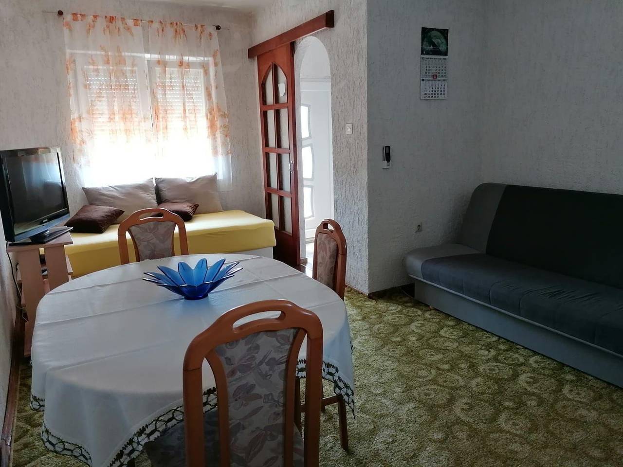 Ganze Ferienwohnung, Apartment direkt am Meer mit Anlegeplatz in Betina, Murter