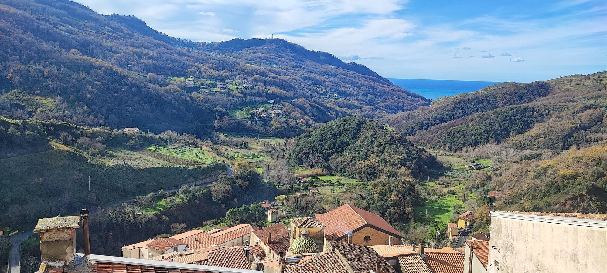 Apartamento entero, Lumiravista - Panorama: Casa acogedora con vistas en Sangineto in Sangineto, Provincia de Cosenza