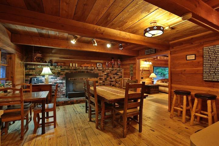 Vacation rental for 12 people, with hot tub in Lake Wenatchee