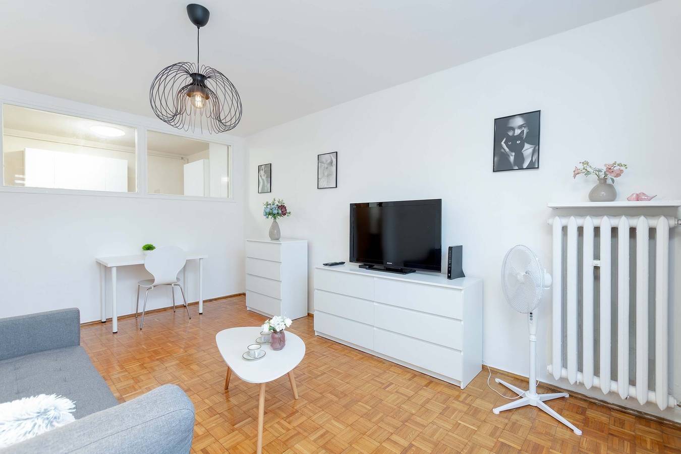 Ganze Wohnung, A Practical Apartment with a Balcony  A Place to Work in Rzeszów, Karpatenvorland