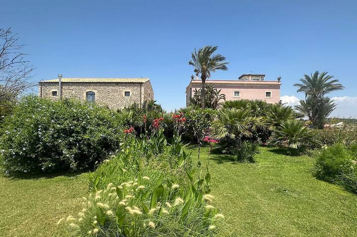 Villa pour 4 personnes, avec Terrasse ainsi que Jardin et Piscine à Vittoria