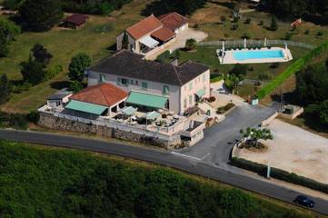 Hôtel pour 2 personnes, avec jardin et piscine ainsi que sauna et jacuzzi, animaux acceptés à Limeuil