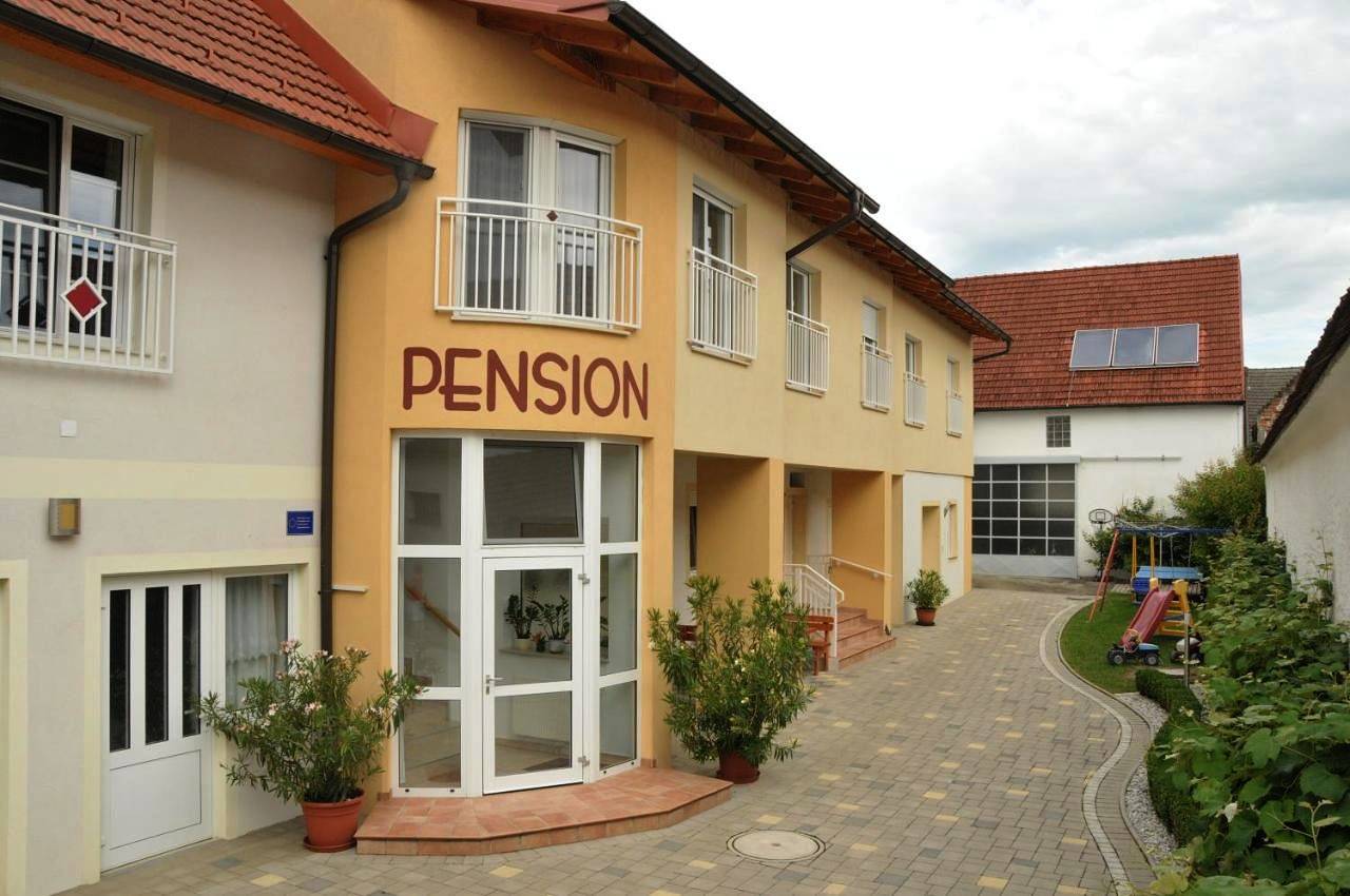Double or Twin Room with Private Bathroom in Lutzmannsburg, Bezirk Oberpullendorf