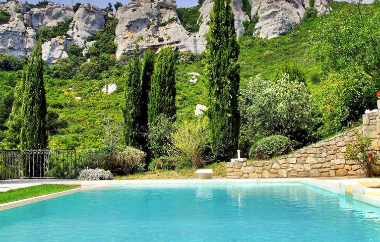 Location de vacances pour 8 personnes, avec piscine et terrasse, adapté aux familles à Les Baux-de-Provence - 2