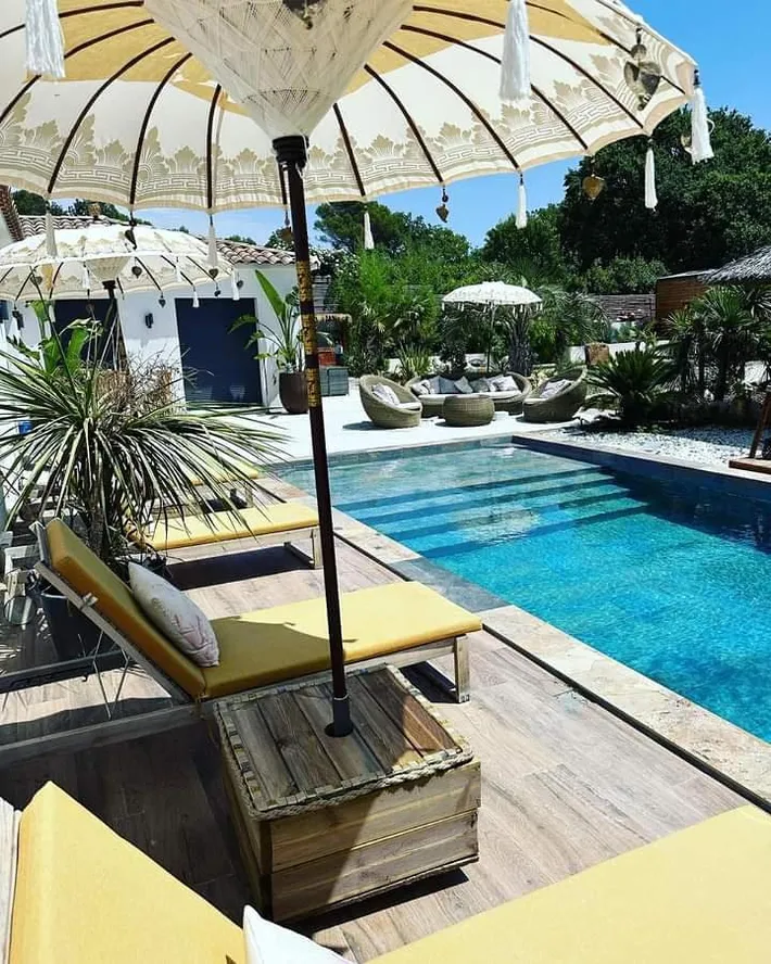 Alojamiento y desayuno para 2 personas, con jardín además de piscina y jacuzzi, Se admiten mascotas - 1