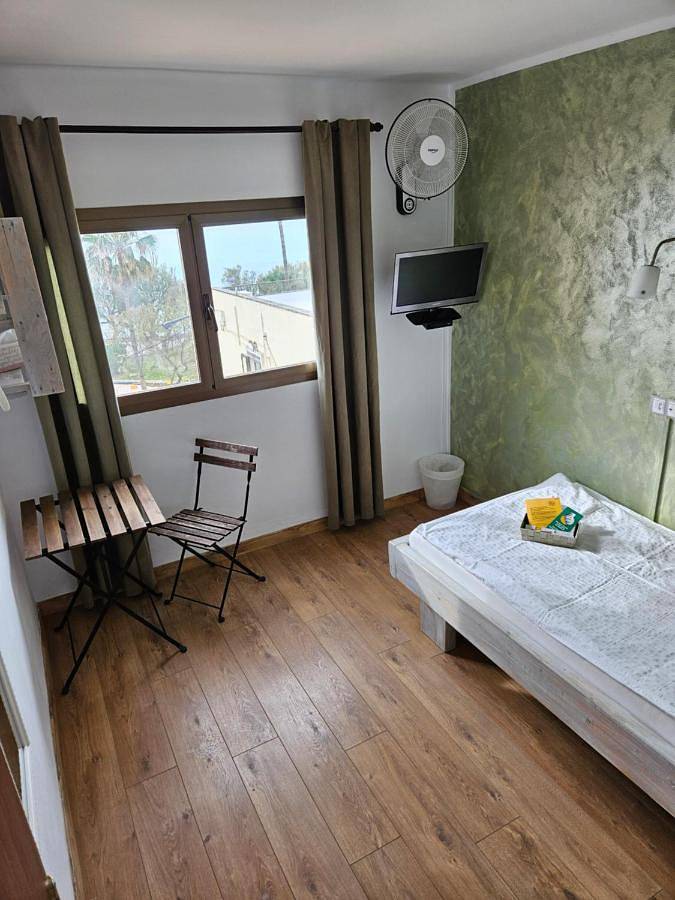 Gîte pour 2 personnes, avec terrasse et vue, animaux acceptés à Cala Bona - 3