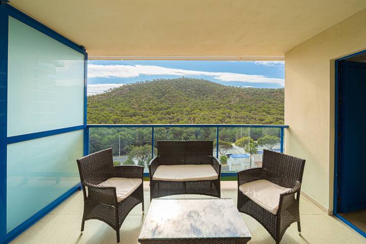 Apartamento entero, Apartamento 'Beach and Green' con vistas al mar, Wi-Fi y aire acondicionado in La Cala de Finestrat, Villajoyosa