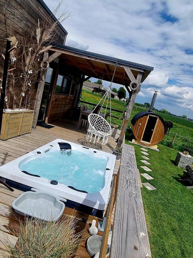 Gîte pour 4 personnes, avec piscine et jardin ainsi que sauna et vue, animaux acceptés
