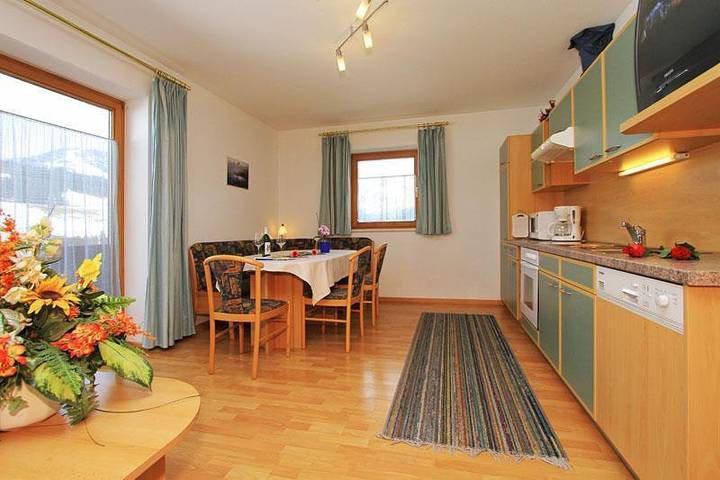 Ferienwohnung für 6 Personen, mit Terrasse und Garten in Saalbach-Hinterglemm - 4