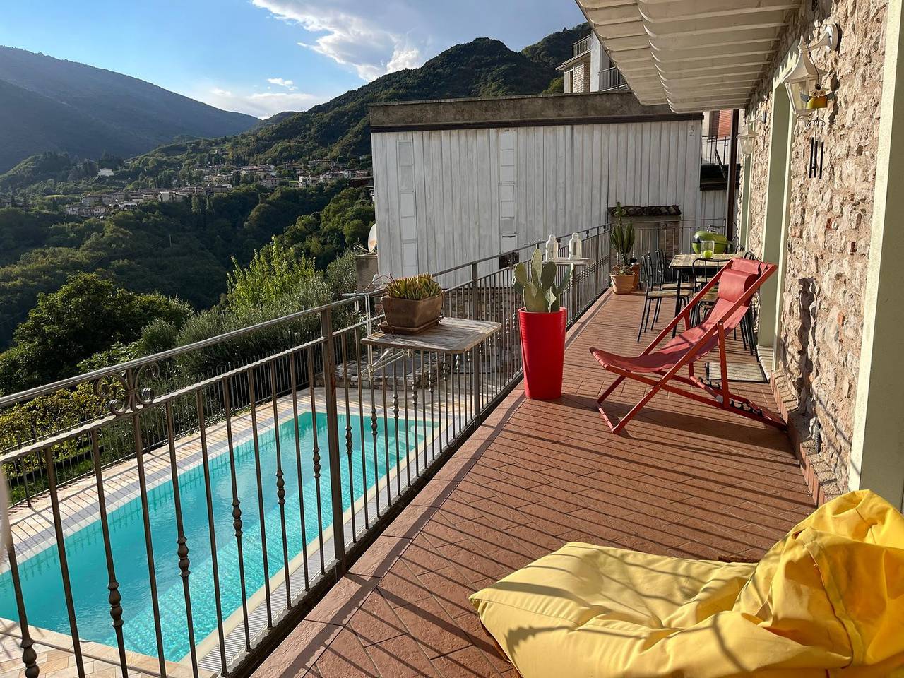 Ganze Wohnung, Appartamento Rustico Vista Lago - Panorama Rustico in Gardola, Tignale