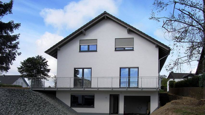 Villa für 13 Personen, mit Garten und Seeblick sowie Balkon im Sauerland