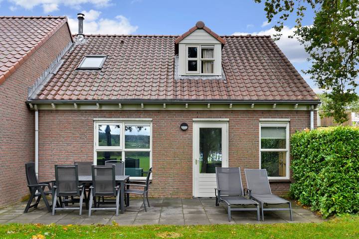 Bungalow voor 8 personen, with Balkon/Terras and Terras as well as Sauna in Vaals