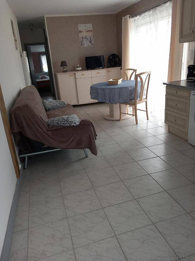 Petite maison avec jardin privé in Arvert, Côte de Beauté