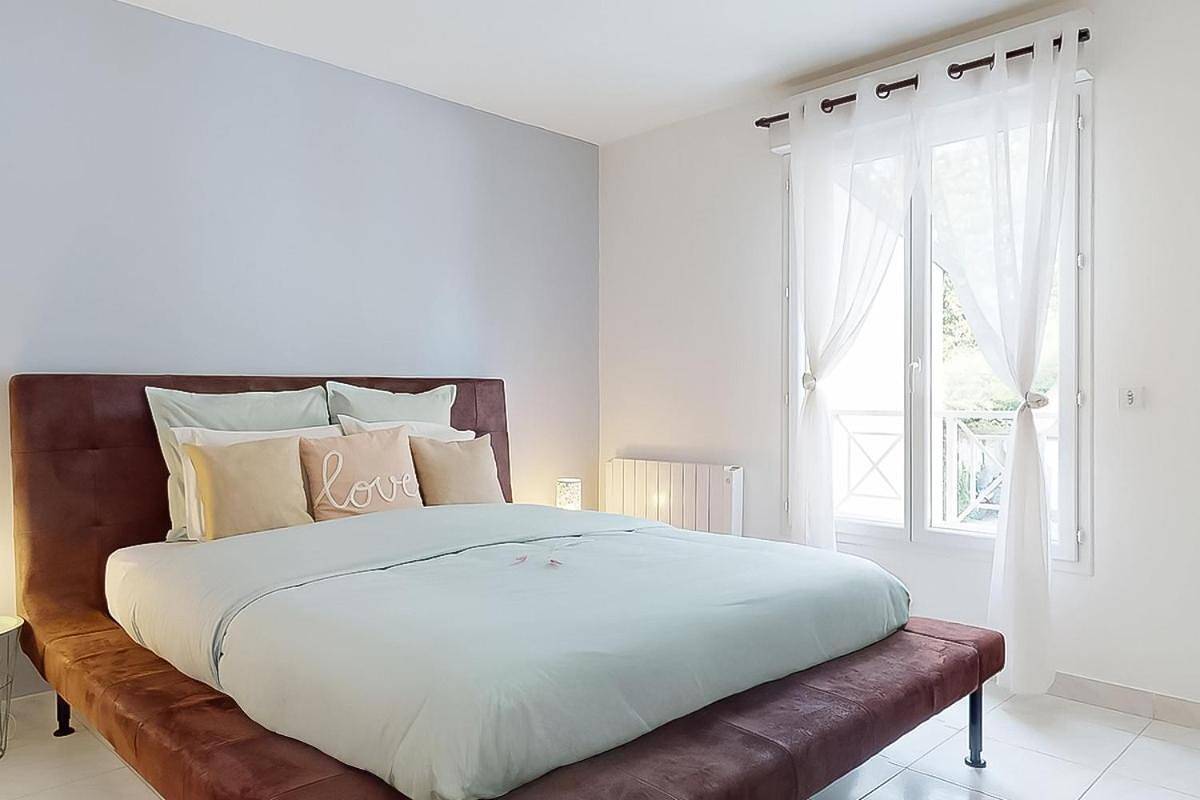 Cozy Family House Double Terrace & Parking in Vert-le-Grand, Essonne