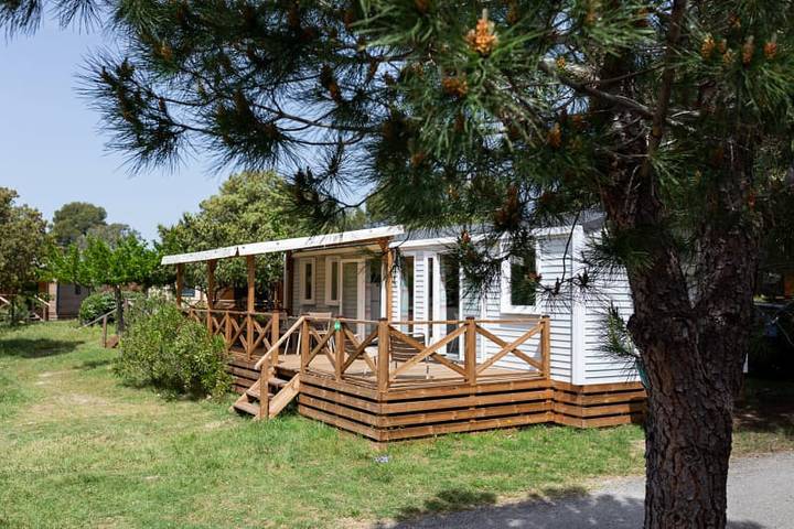 Camping voor 6 personen, met uitzicht op het meer in Le Muy