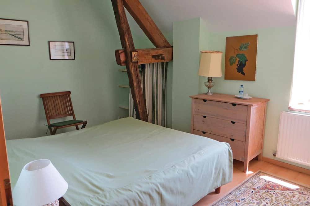 Cozy home in Domfront en Champagne in Domfront-en-Champagne, Sarthe