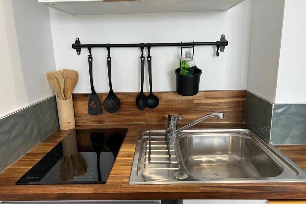 Entire apartment, Studio le Siana Nicole next to the station and within walking distance of the center in Chartres, Chartres region