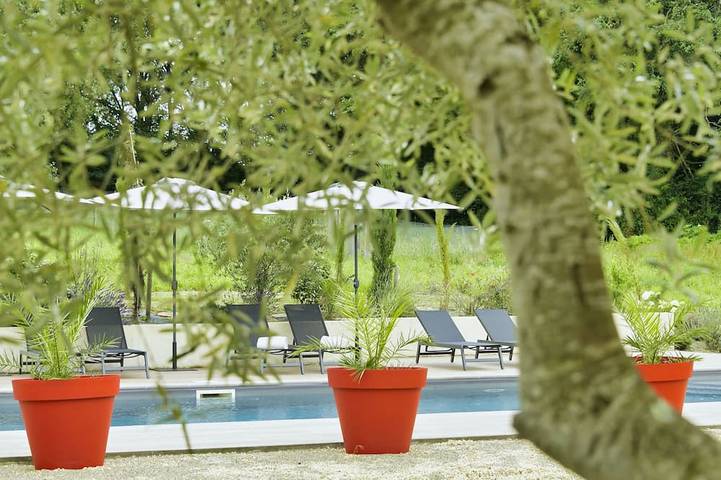 Location de vacances pour 8 personnes, avec Balcon et Jardin dans Bernède