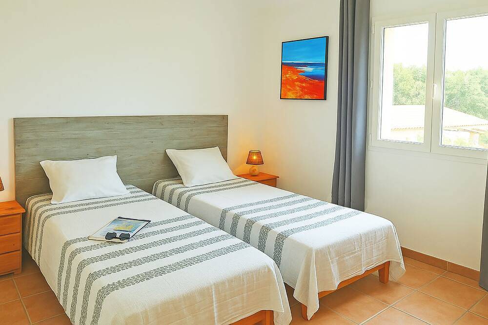 Appartement entier, T2 pour 4 pers. au calme avec terrasse et grand jardin, Clim. Wifi. in Porto-Vecchio, Arrondissement de Sartène