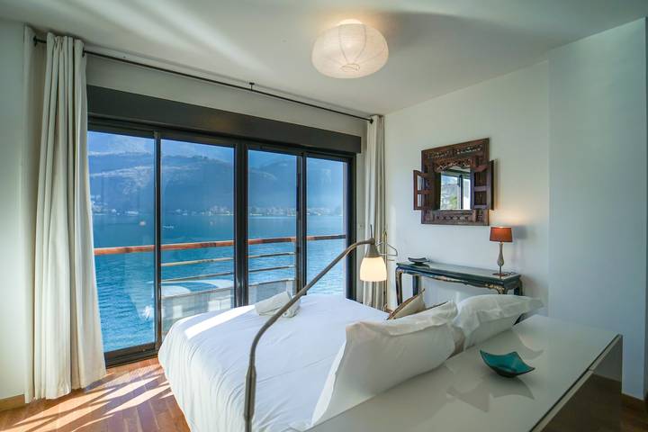 Gîte pour 6 personnes, avec vue sur le lac et terrasse, adapté aux familles à Duingt - 2