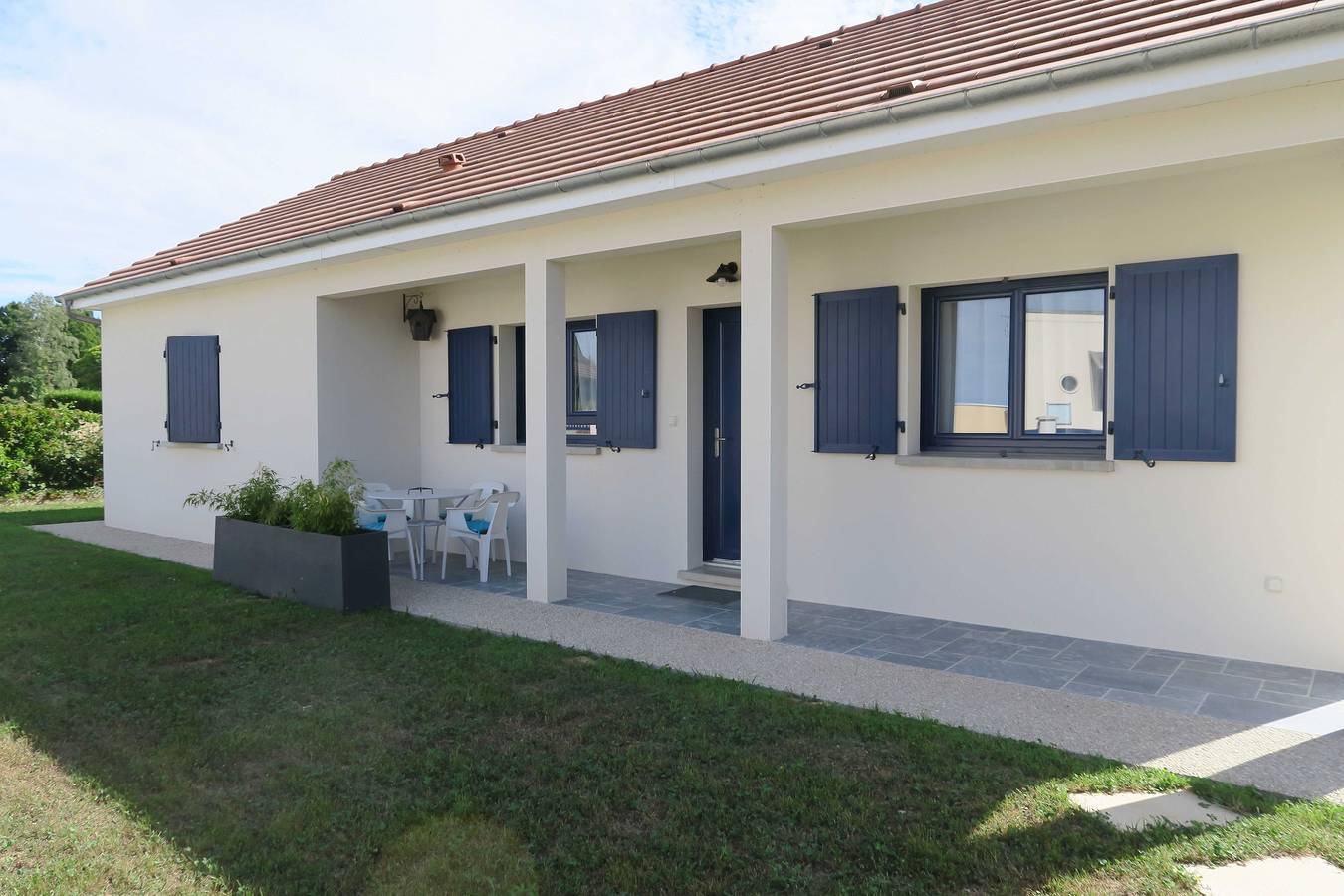 La Maison Bleue in Giffaumont-Champaubert, Lac de Der-Chantecoq