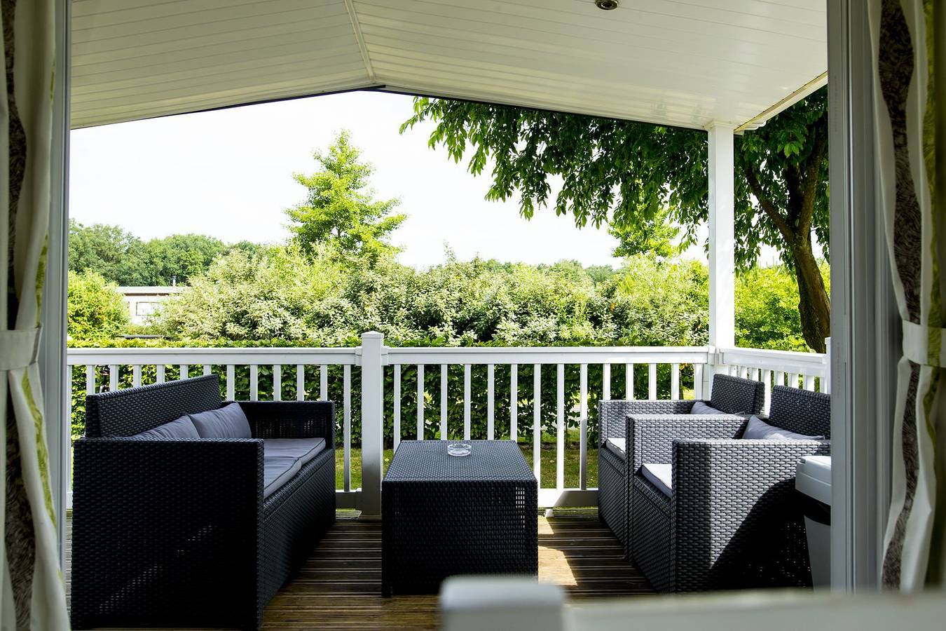 Recreatiepark Duinhoeve — Delta Lodge | 4 Personen (3 Schlafzimmer) in Nordbrabant