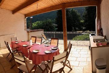 Gîte pour 6 personnes, avec terrasse à Cajarc