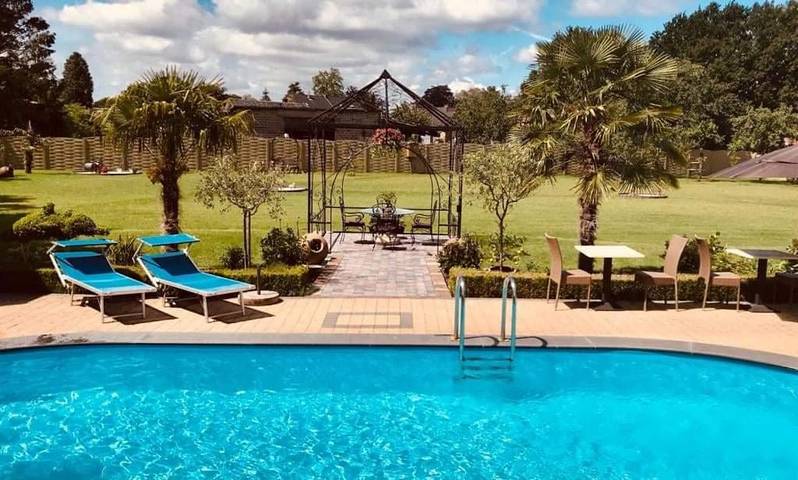 Chambre d’hôte pour 16 personnes, avec piscine et jardin en Belgique - 4