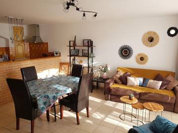 Gîte pour 6 personnes, avec terrasse, adapté aux familles à Aiguèze
