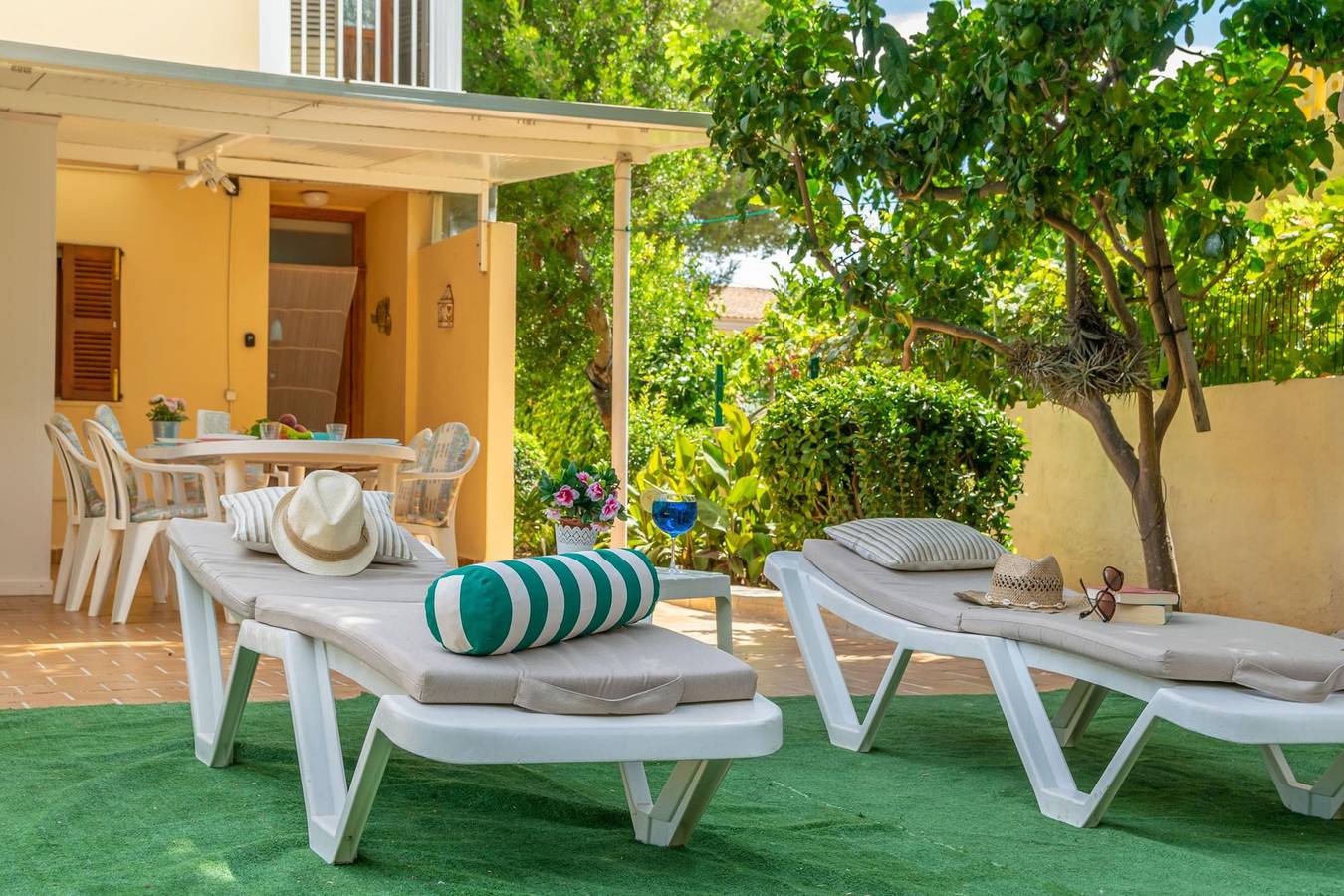 Bella - Chalet with terrace in Port d'Alcúdia. Free Wifi in Alcúdia, Mallorcas Küste
