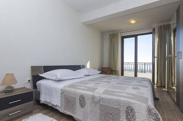 Ferienhaus für 4 Personen, mit Garten und Balkon in Split-Dalmatien - 2