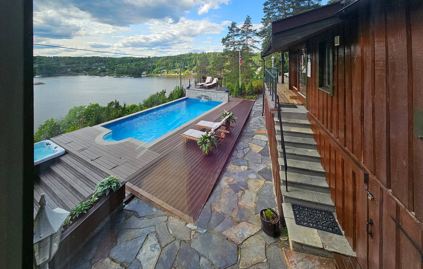 Holiday home for 7 people with garden in Frogn