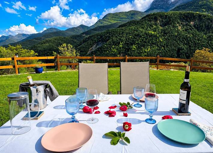 Casa rural para 6 personas, con vistas y jardín en Pirineo Aragonés - 2