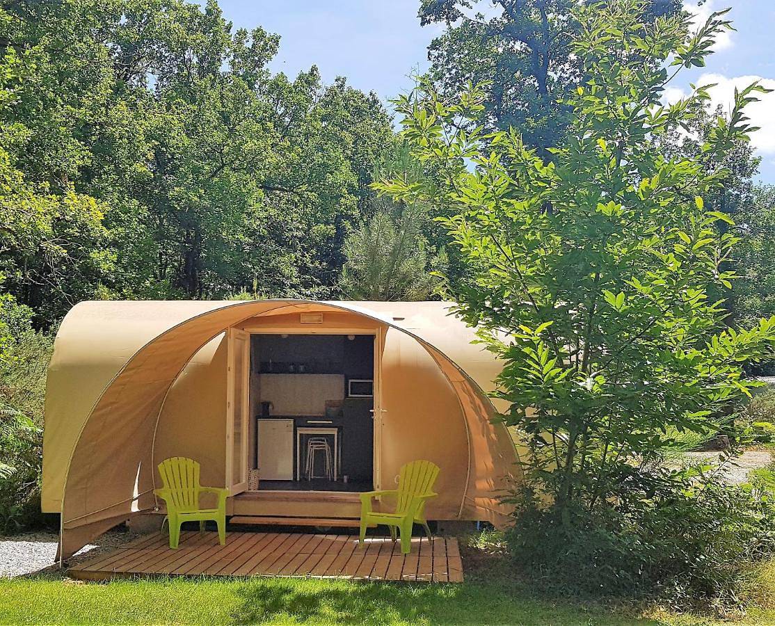Camping Bois de St Hilaire in Chalandray, Vienne (France)