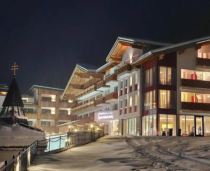 Hotel für 4 Personen, mit Balkon und Terrasse sowie Sauna und Ausblick am Zauchensee