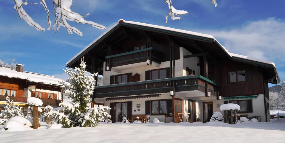 Ferienwohnung für 3 Personen, mit Balkon/Terrasse und Terrasse in Reit im Winkl - 2